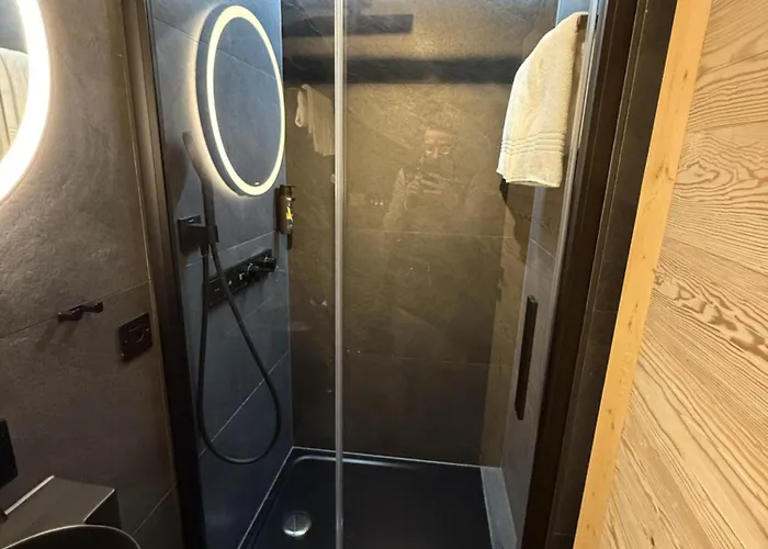 Athenee 15 By Hbv * 韦尔比耶